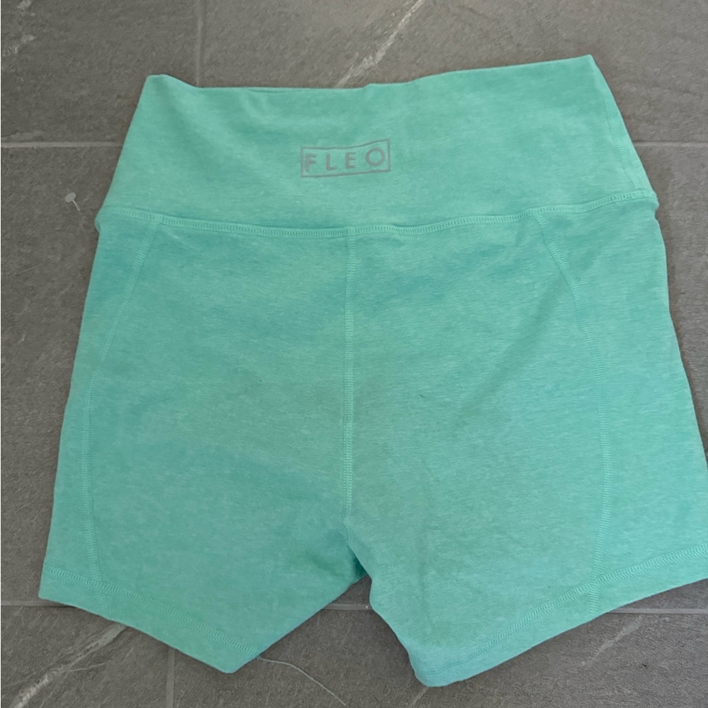 FLEO Women's MINT Green Shorts SMALL